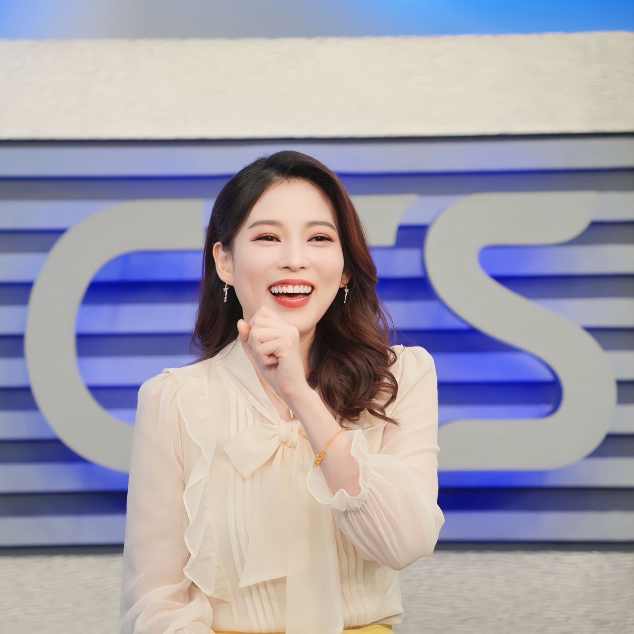 葉映彤重返《TOP PEOPLE》主持崗位