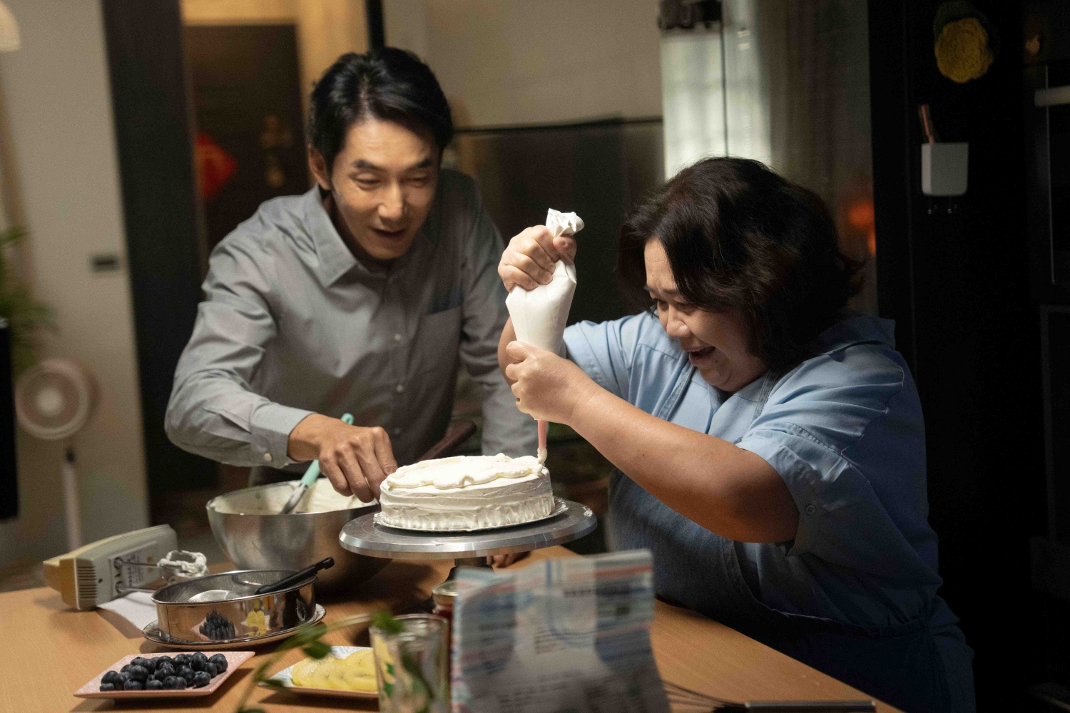 《拜六禮拜》佳評如潮 
連三週霸榜Netflix冠軍