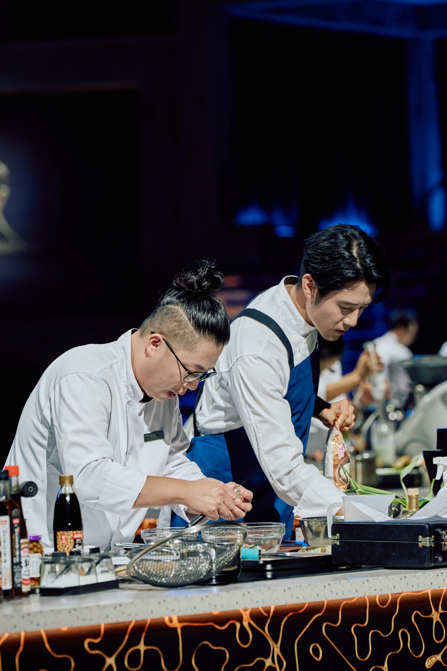 《星廚之戰》胡宇威和主廚鄭淳豪五度搭檔 
默契互動備受評審欽賴