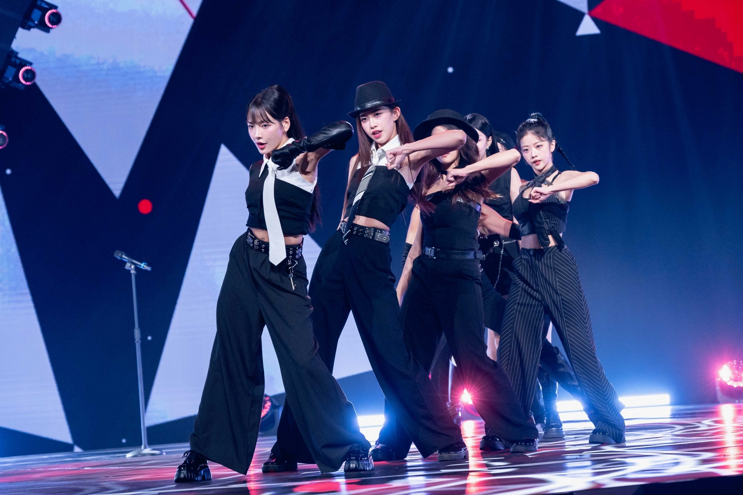 《宇宙啦啦隊》YouTube破百萬引熱議 
靚靚圈粉利特逆襲奪冠